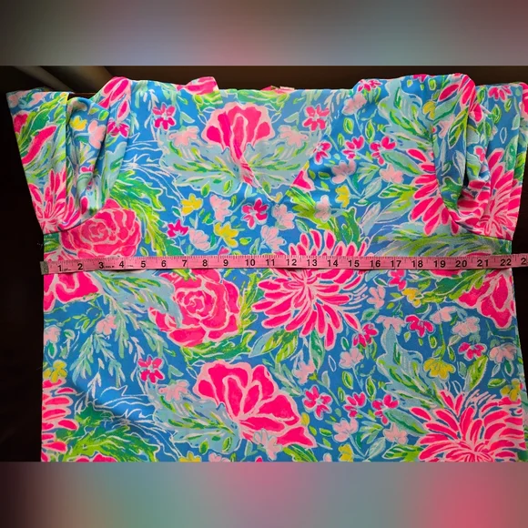 Lilly Pulitzer Blue & Pink Floral V-Neck Blouse with Tie Sleeves - Large🌺🌸 - Picture 7 of 12